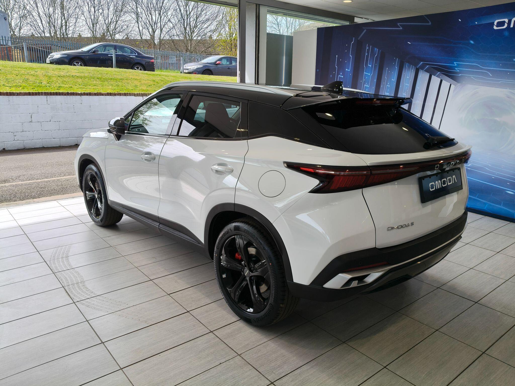 Large vehicle image